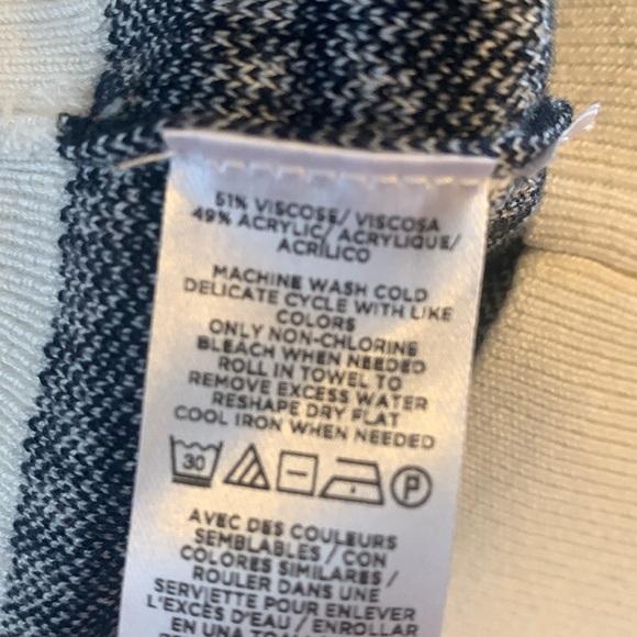 LOFT sweater - Picture 7 of 7